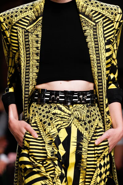 Look 30